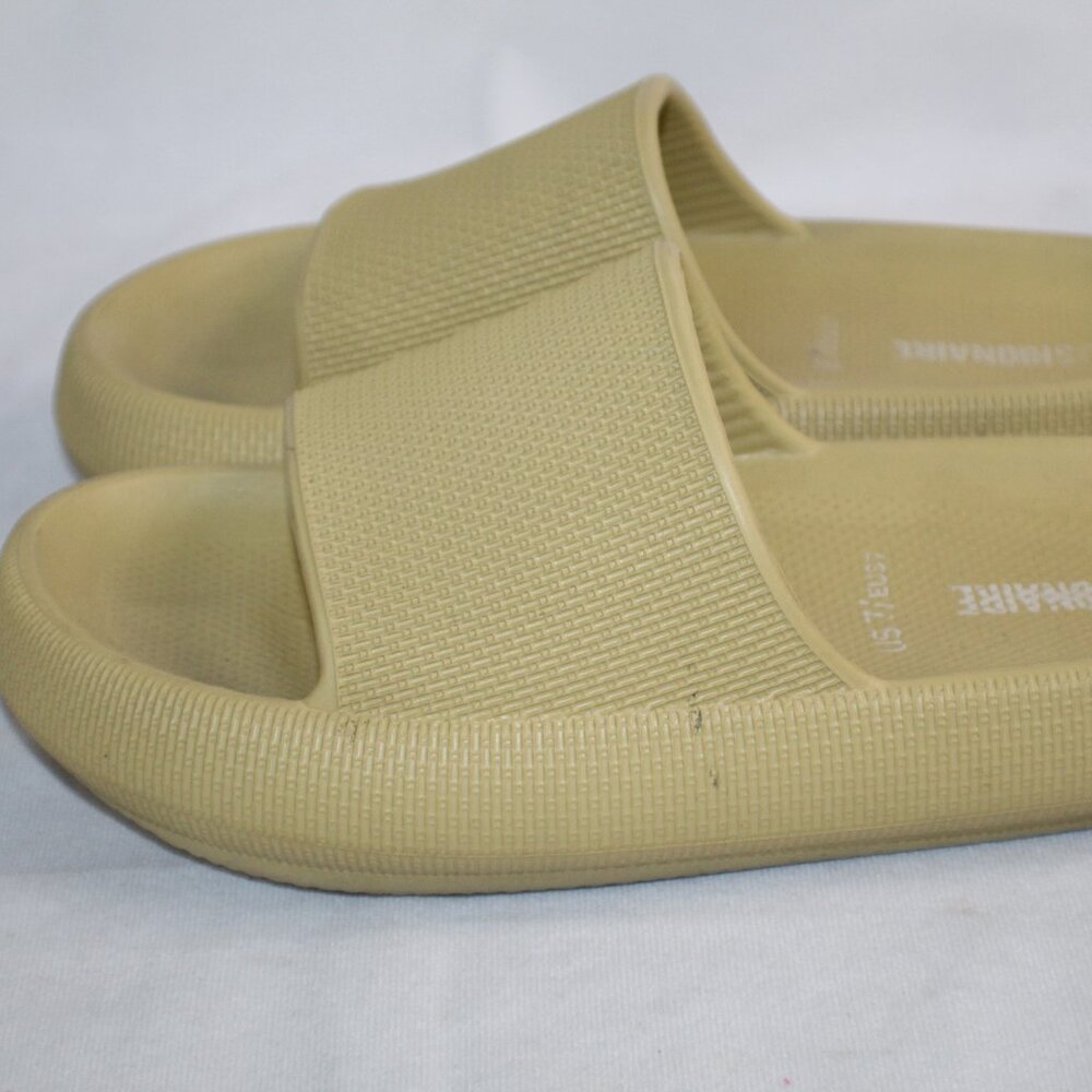 Cushionaire Women's Feather Recovery Slide Sandal with +Comfort Size 7